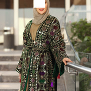 درّاعة مخمل مطرّزة – مزيج زمردي