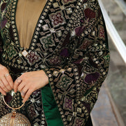 درّاعة مخمل مطرّزة – مزيج زمردي