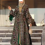 درّاعة مخمل مطرّزة – مزيج زمردي