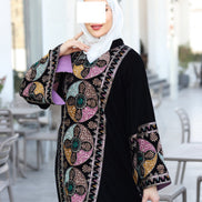 درّاعة مخمل مطرزة – أسود كلاسيك