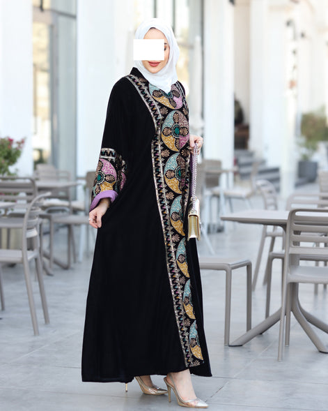 درّاعة مخمل مطرزة – أسود كلاسيك