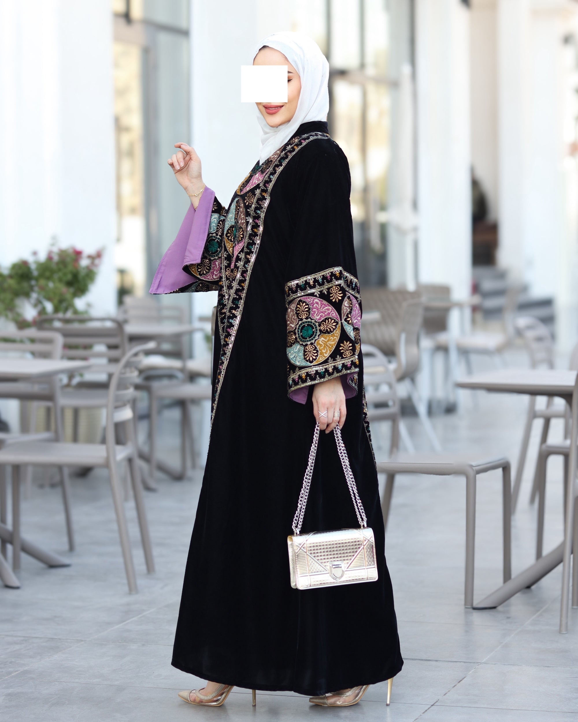 درّاعة مخمل مطرزة – أسود كلاسيك