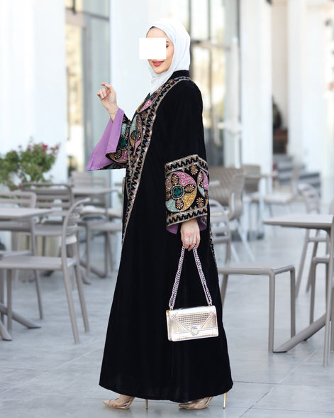 درّاعة مخمل مطرزة – أسود كلاسيك