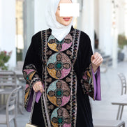 درّاعة مخمل مطرزة – أسود كلاسيك