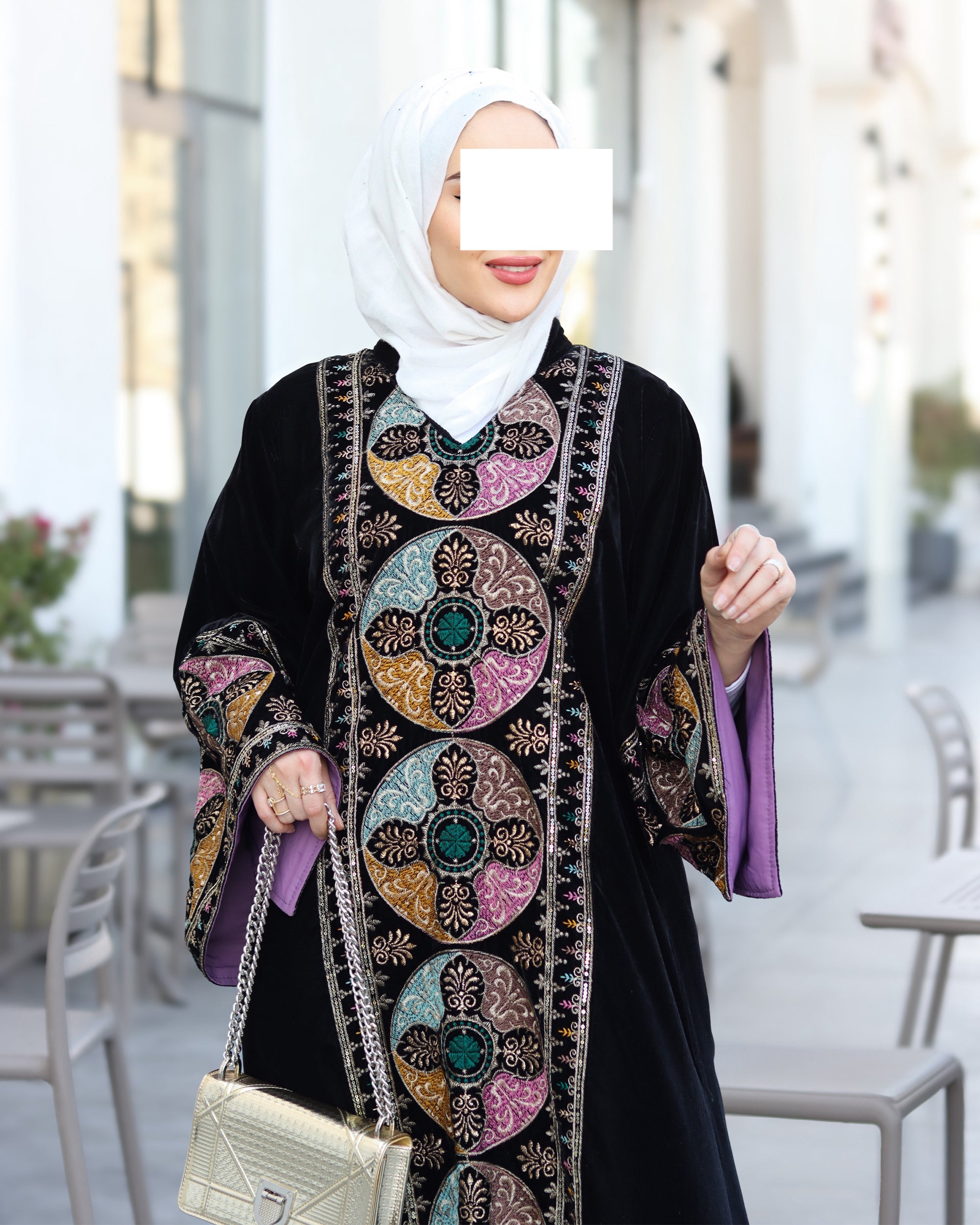 درّاعة مخمل مطرزة – أسود كلاسيك