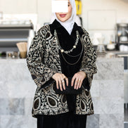 طقم جاكيت وبنطلون مخمل مطرز – أسود