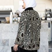 طقم جاكيت وبنطلون مخمل مطرز – أسود